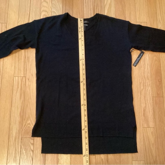 Tahari 100% Fine Merino Wool Sweater, black, Size Small, NWT - Picture 7 of 11